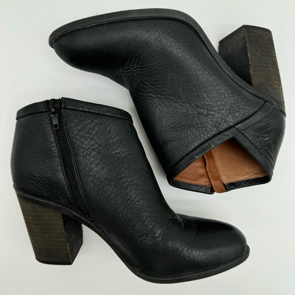 Lucky Brand Salza Black Leather Ankle Bootie Size 8 - Picture 8 of 14